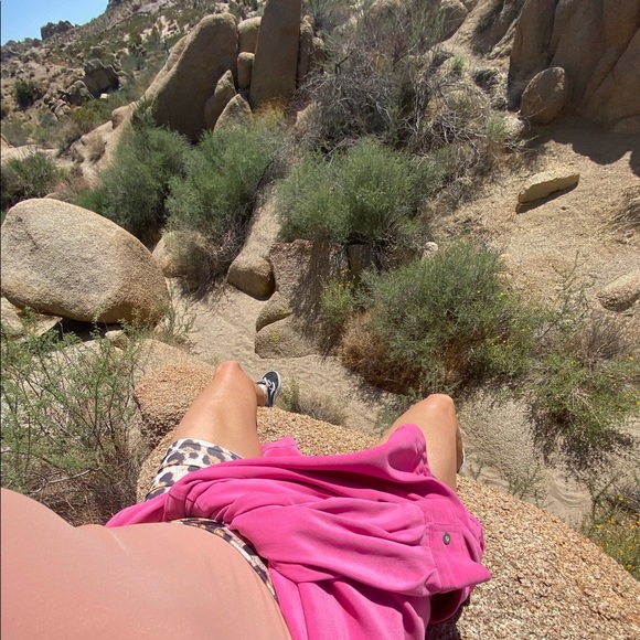 🌼Welcome to Velvet Yucca Vintage🌼 - Picture 9 of 9